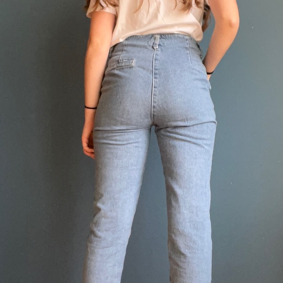Unique Mom Jeans - Picture 5 of 6